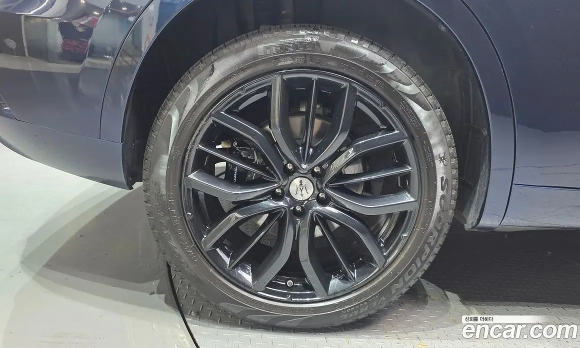 Maserati Levante 2022 2.0 автомат (гидро), фото 5