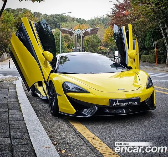 McLaren 570S 2017 3.8 автомат (гидро), миниатюра 2