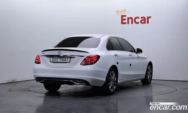 Mercedes-Benz C-Class 2017 2.0 автомат (гидро), миниатюра 2