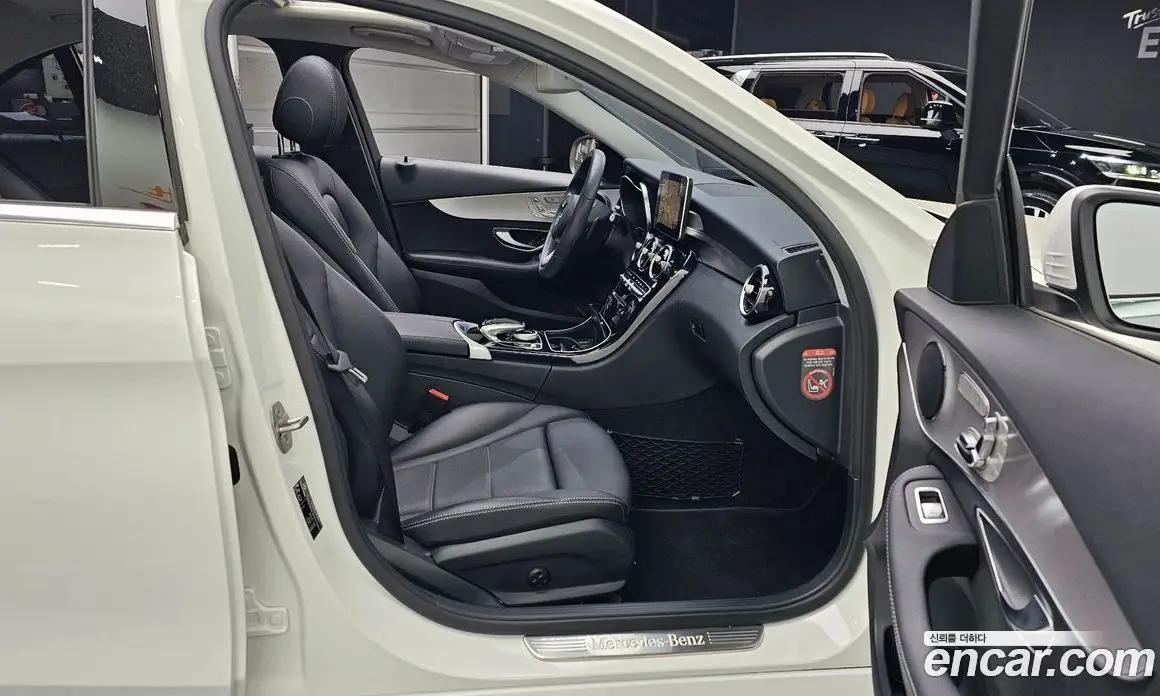 Mercedes-Benz C-Class 2017 2.0 автомат (гидро), фото 11