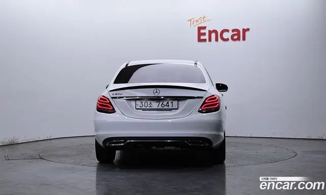 Mercedes-Benz C-Class 2017 2.0 автомат (гидро), миниатюра 4
