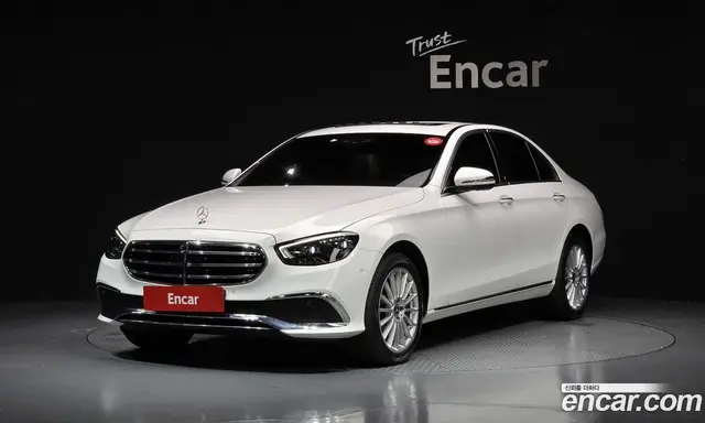 Mercedes-Benz E-Class 2022 1.9 автомат (гидро), миниатюра 1