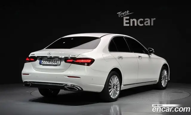 Mercedes-Benz E-Class 2022 1.9 автомат (гидро), миниатюра 2
