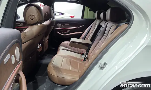 Mercedes-Benz E-Class 2022 1.9 автомат (гидро), миниатюра 11