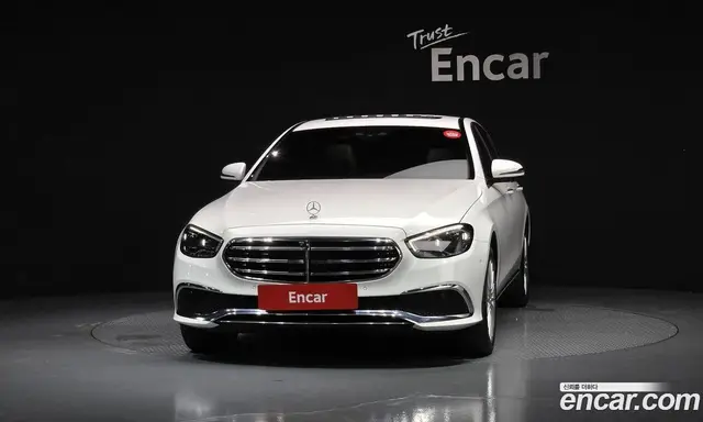 Mercedes-Benz E-Class 2022 1.9 автомат (гидро), миниатюра 3