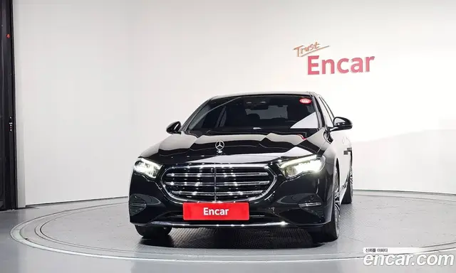 Mercedes-Benz E-Class 2024 2.0 автомат (гидро), миниатюра 3