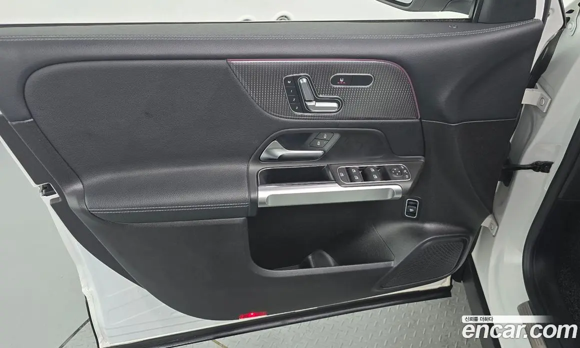 Mercedes-Benz GLB-Class 2020 2.0 автомат (гидро), фото 13