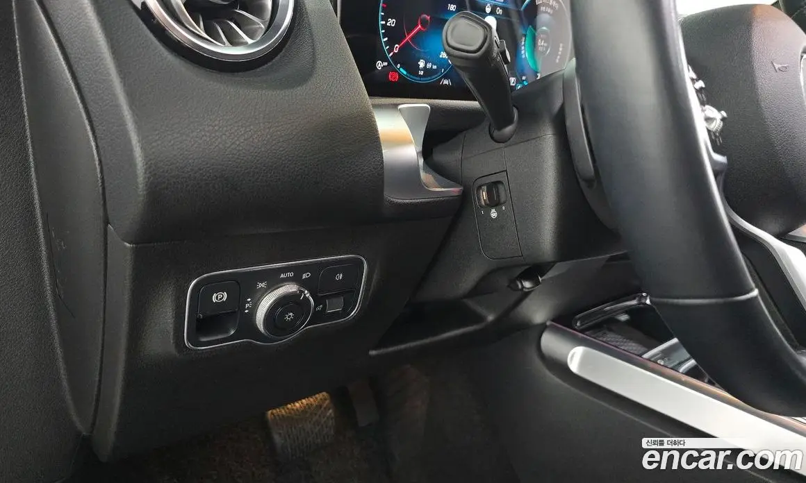 Mercedes-Benz GLB-Class 2020 2.0 автомат (гидро), фото 26