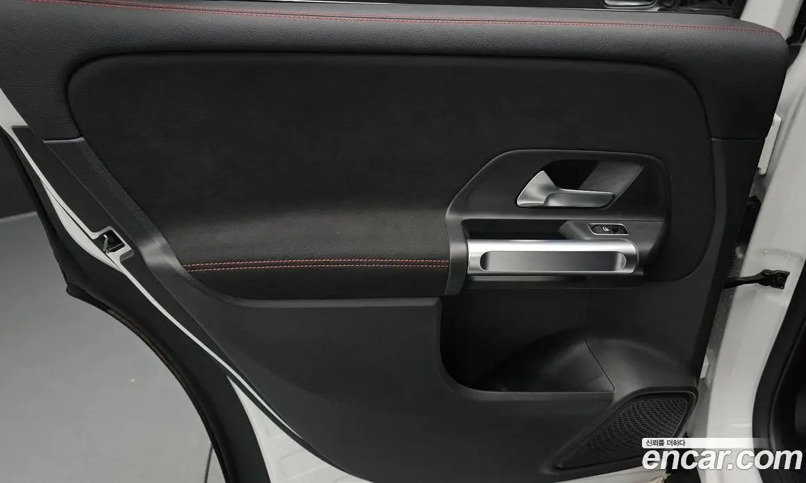 Mercedes-Benz GLB-Class 2022 2.0 автомат (гидро), фото 14