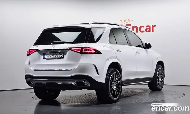 Mercedes-Benz GLE-Class 2023 3.0 автомат (гидро), миниатюра 1