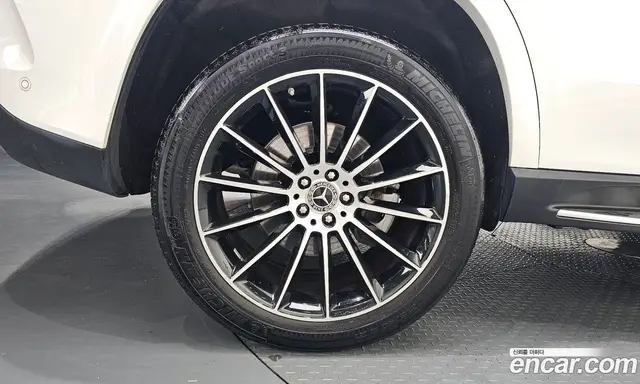 Mercedes-Benz GLE-Class 2023 3.0 автомат (гидро), миниатюра 4