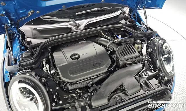 Mini Cooper Convertible 2024 2.0 автомат (гидро), миниатюра 6