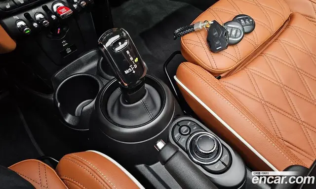 Mini Cooper Convertible 2024 2.0 автомат (гидро), миниатюра 9