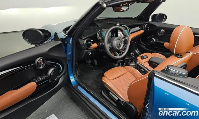 Mini Cooper Convertible 2024 2.0 автомат (гидро), миниатюра 10
