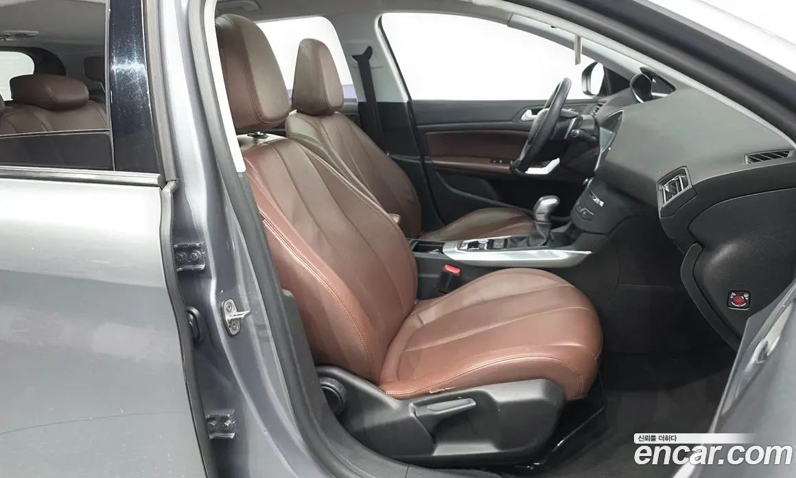 Peugeot 308 2016 1.6 автомат (гидро), фото 12