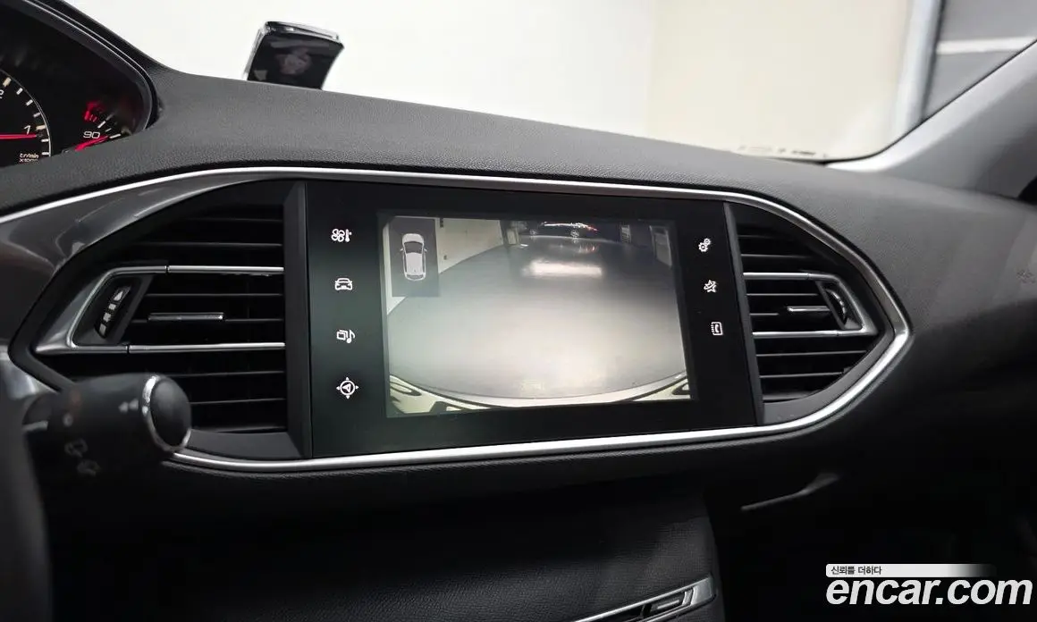 Peugeot 308 2016 1.6 автомат (гидро), фото 15