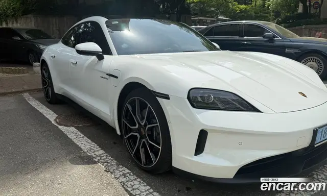 Porsche Taycan, 2025, 21 500 км