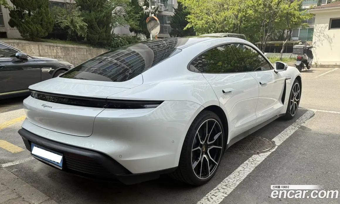 Porsche Taycan 2025 автомат (гидро), фото 2 Porsche Taycan 2025 автомат (гидро), фото 2
