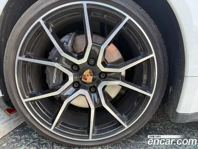 Porsche Taycan 2025 автомат (гидро), миниатюра 5 Porsche Taycan 2025 автомат (гидро), миниатюра 5