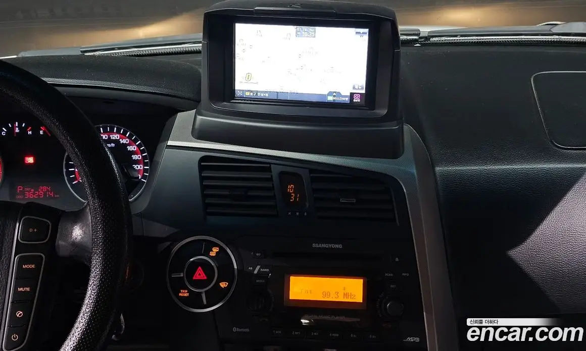 SsangYong Korando 2014 2.0 автомат (гидро), фото 16