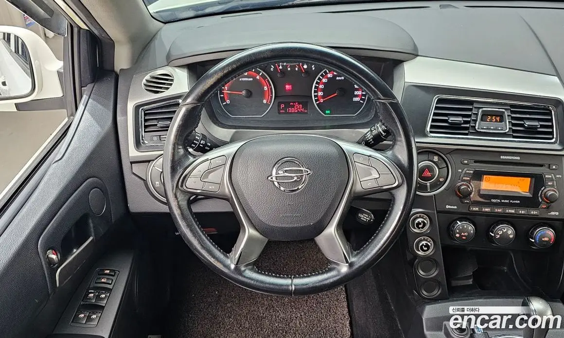SsangYong Korando 2016 2.0 автомат (гидро), фото 13