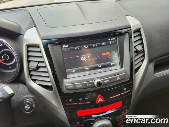 SsangYong TIBOLI 2015 1.6 автомат (гидро), миниатюра 12