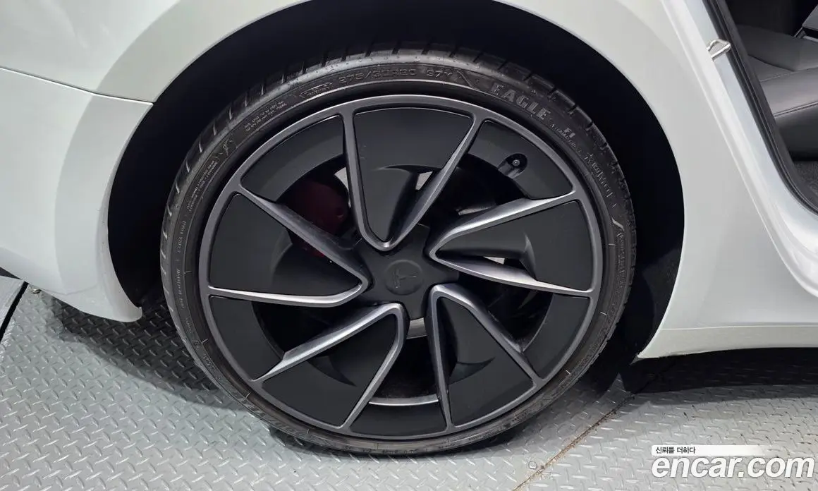 Tesla Model 3 2024 0.2 автомат (гидро), фото 5