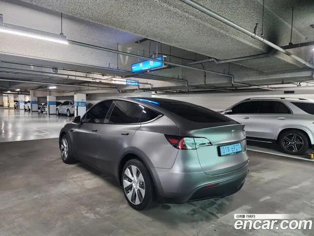 Tesla Model Y 2022 0.2 автомат (гидро), миниатюра 2