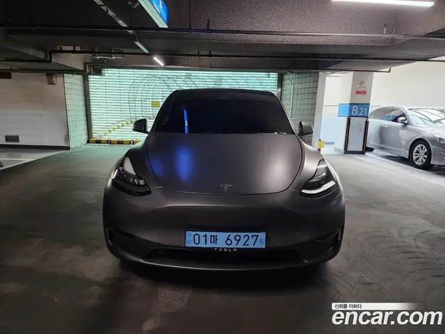 Tesla Model Y 2022 0.2 автомат (гидро), миниатюра 3