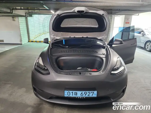 Tesla Model Y 2022 0.2 автомат (гидро), миниатюра 6