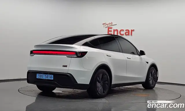 Tesla Model Y, 2025, 12 162 км