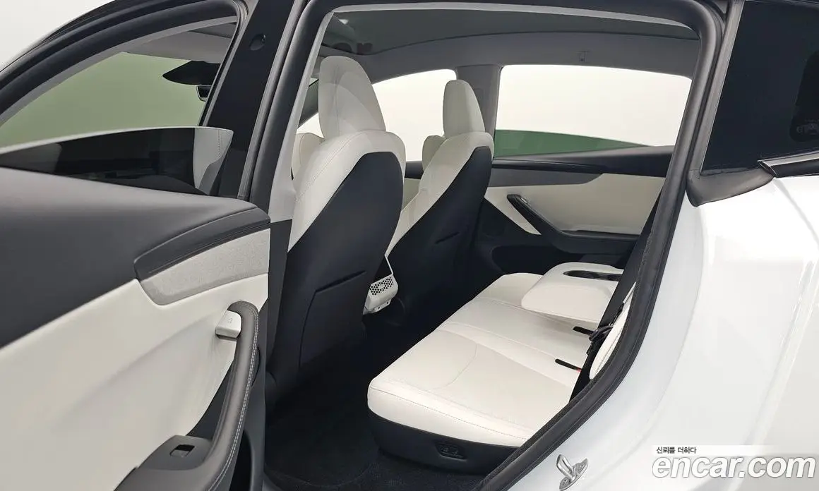 Tesla Model Y 2025 0.2 автомат (гидро), фото 17