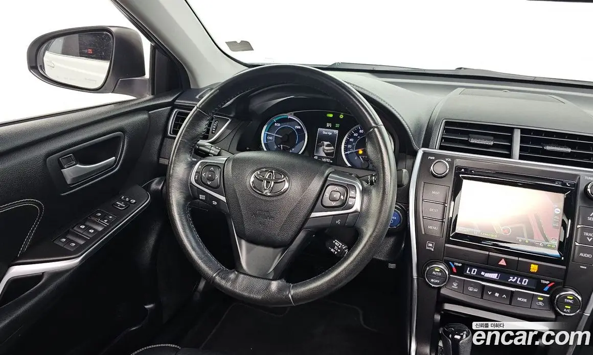 Toyota Camry 2016 2.5 автомат (гидро), фото 13