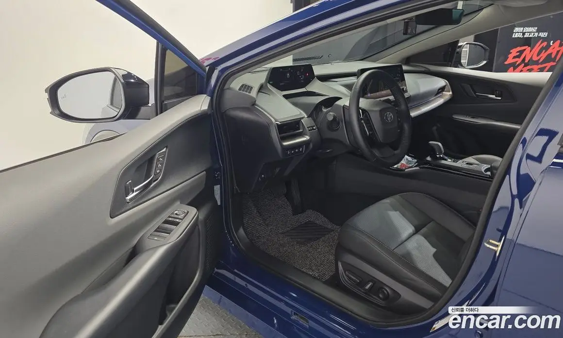 Toyota Prius 2024 2.0 автомат (гидро), фото 13