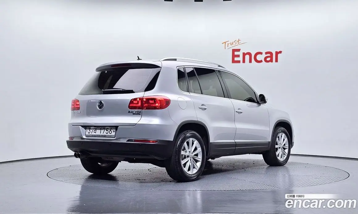 Volkswagen Tiguan 2013 2.0 автомат (гидро), фото 2 Volkswagen Tiguan 2013 2.0 автомат (гидро), фото 2