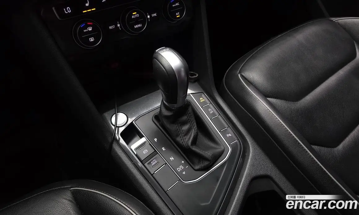 Volkswagen Tiguan 2018 2.0 автомат (гидро), фото 12