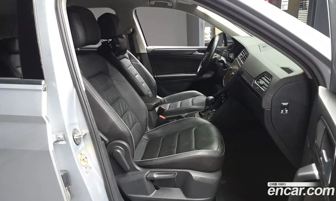 Volkswagen Tiguan 2018 2.0 автомат (гидро), фото 17