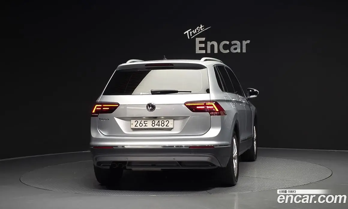 Volkswagen Tiguan 2018 2.0 автомат (гидро), фото 4