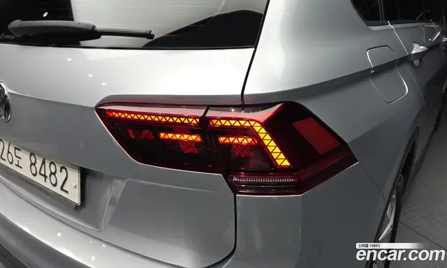Volkswagen Tiguan 2018 2.0 автомат (гидро), миниатюра 9