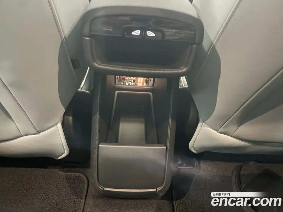 Volvo EX30 2025 0.2 автомат (гидро), фото 13