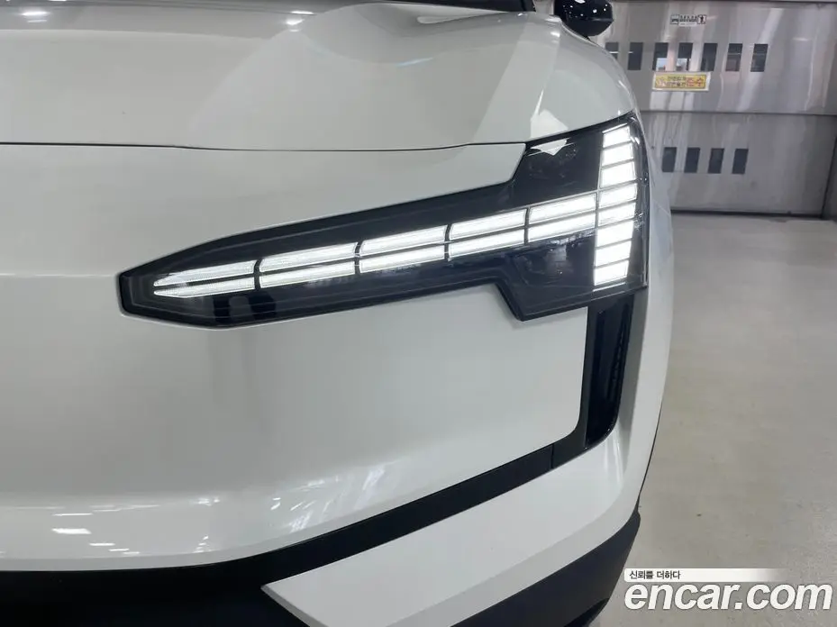 Volvo EX30 2025 0.2 автомат (гидро), фото 20