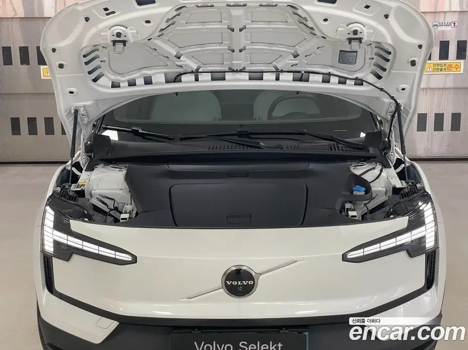 Volvo EX30 2025 0.2 автомат (гидро), фото 6
