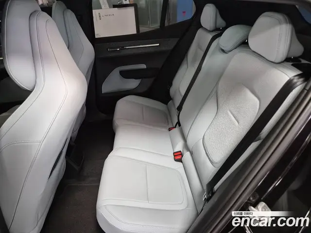 Volvo EX30 2025 0.2 автомат (гидро), миниатюра 11