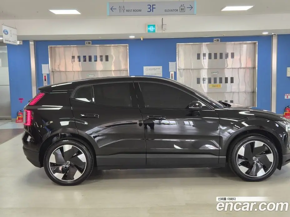 Volvo EX30 2025 0.2 автомат (гидро), фото 19