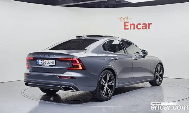 Volvo S60 2021 2.0 автомат (гидро), миниатюра 2 Volvo S60 2021 2.0 автомат (гидро), миниатюра 2