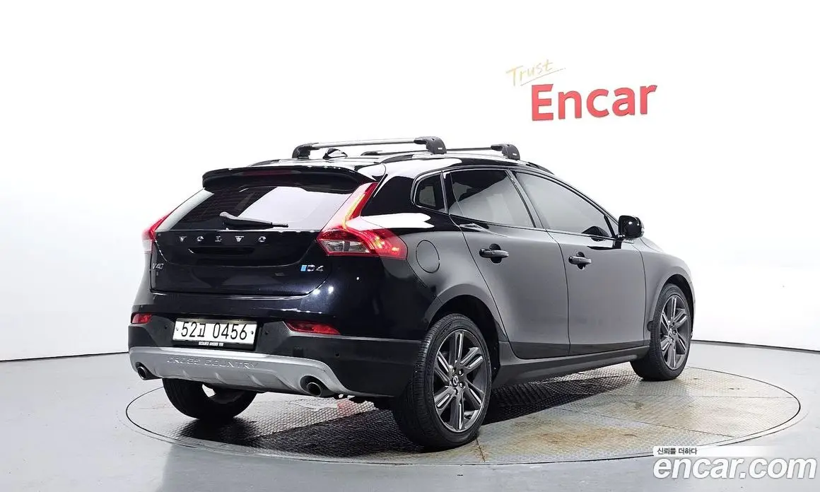 Volvo V40 2015 2.0 автомат (гидро), фото 2 Volvo V40 2015 2.0 автомат (гидро), фото 2