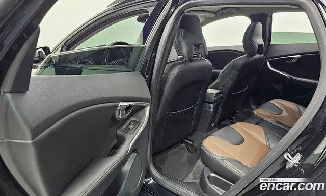 Volvo V40 2015 2.0 автомат (гидро), миниатюра 11 Volvo V40 2015 2.0 автомат (гидро), миниатюра 11