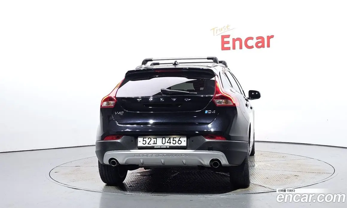 Volvo V40 2015 2.0 автомат (гидро), фото 4 Volvo V40 2015 2.0 автомат (гидро), фото 4
