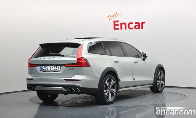 Volvo V60 2020 2.0 автомат (гидро), миниатюра 2 Volvo V60 2020 2.0 автомат (гидро), миниатюра 2
