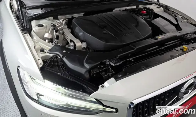 Volvo V60 2020 2.0 автомат (гидро), миниатюра 6 Volvo V60 2020 2.0 автомат (гидро), миниатюра 6